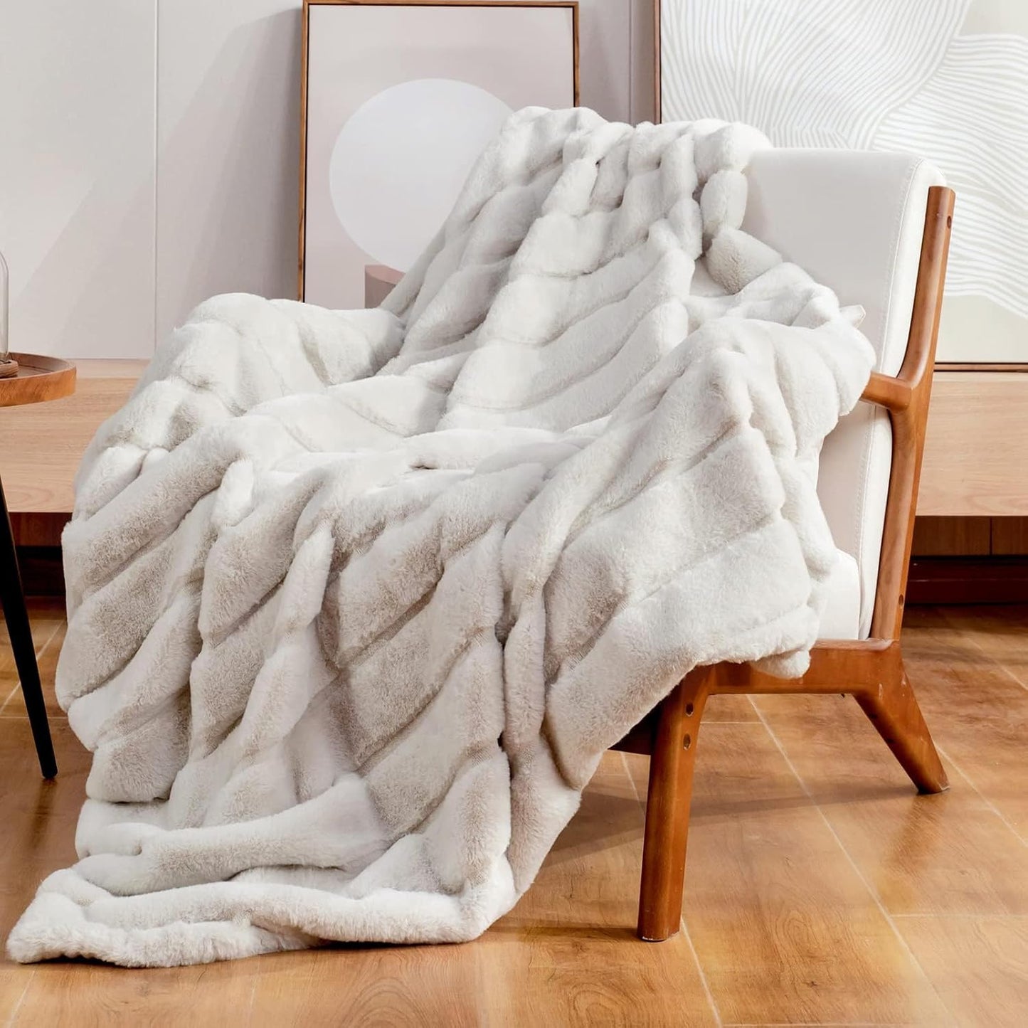 Faux Fur Throw Blanket for Couch, Jacquard Fuzzy Plush Soft Thick Winter Throw Blanket for Sofa Bed Living Room Bedroom,50"X60" Beige