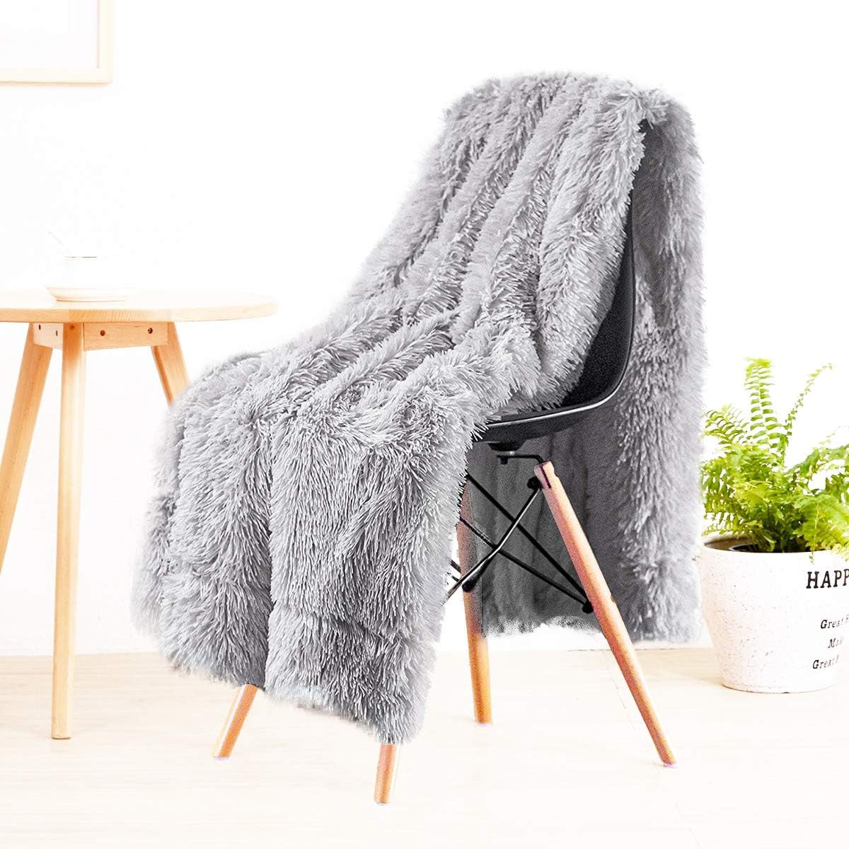 Super Soft Shaggy Faux Fur Throw Blanket, Plush Fuzzy Sherpa Throw Blanket for Couch, Cozy Fluffy Cream White Blankets for Bed Chair Sofa, 30'' X 40''