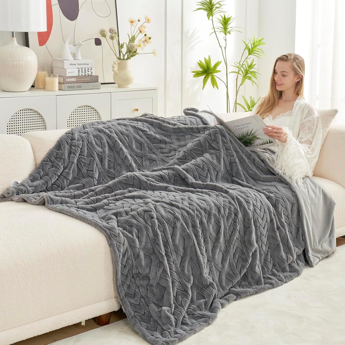 Faux Fur Throw Blanket for Couch, Jacquard Fuzzy Plush Soft Thick Winter Throw Blanket for Sofa Bed Living Room Bedroom,50"X60" Beige