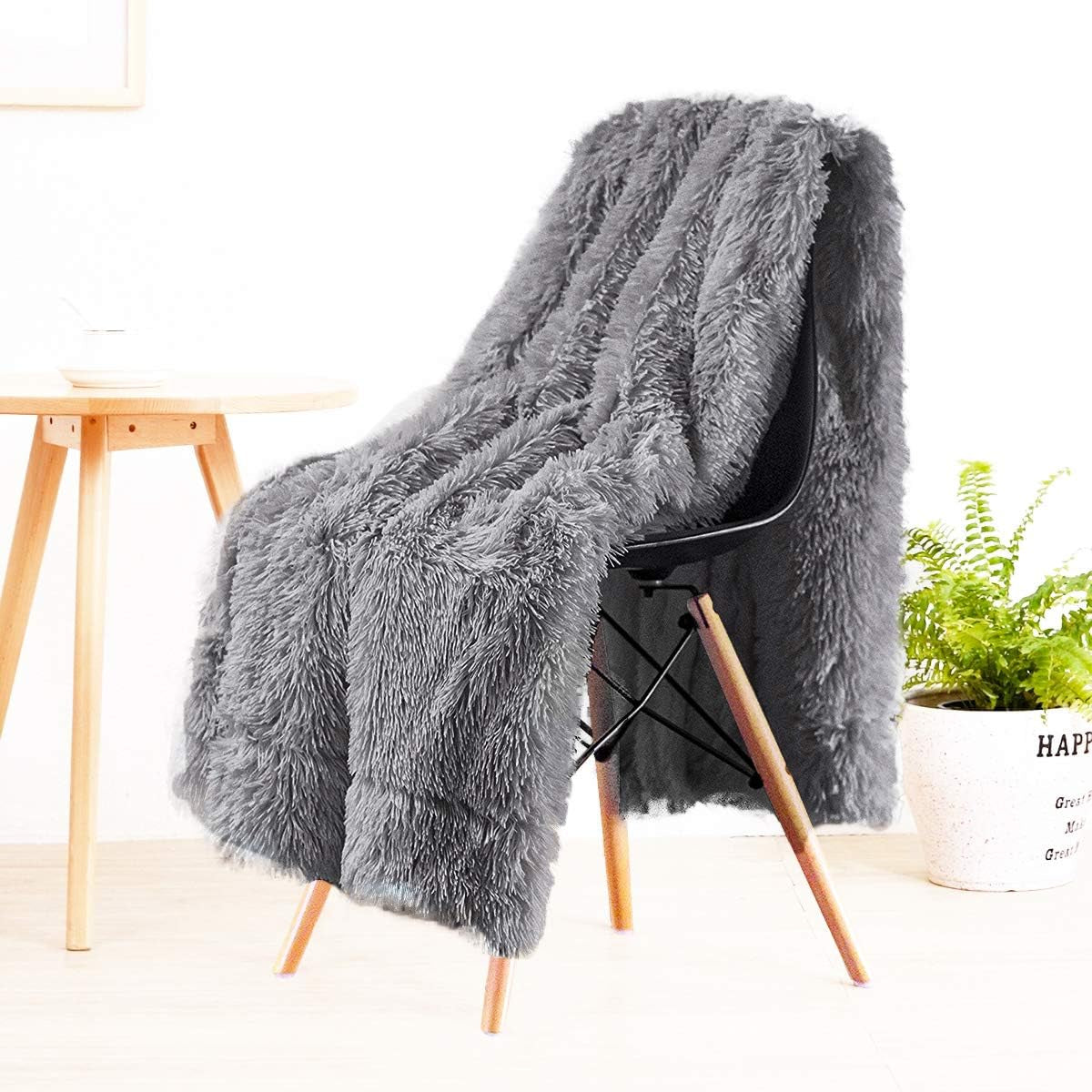 Super Soft Shaggy Faux Fur Throw Blanket, Plush Fuzzy Sherpa Throw Blanket for Couch, Cozy Fluffy Cream White Blankets for Bed Chair Sofa, 30'' X 40''