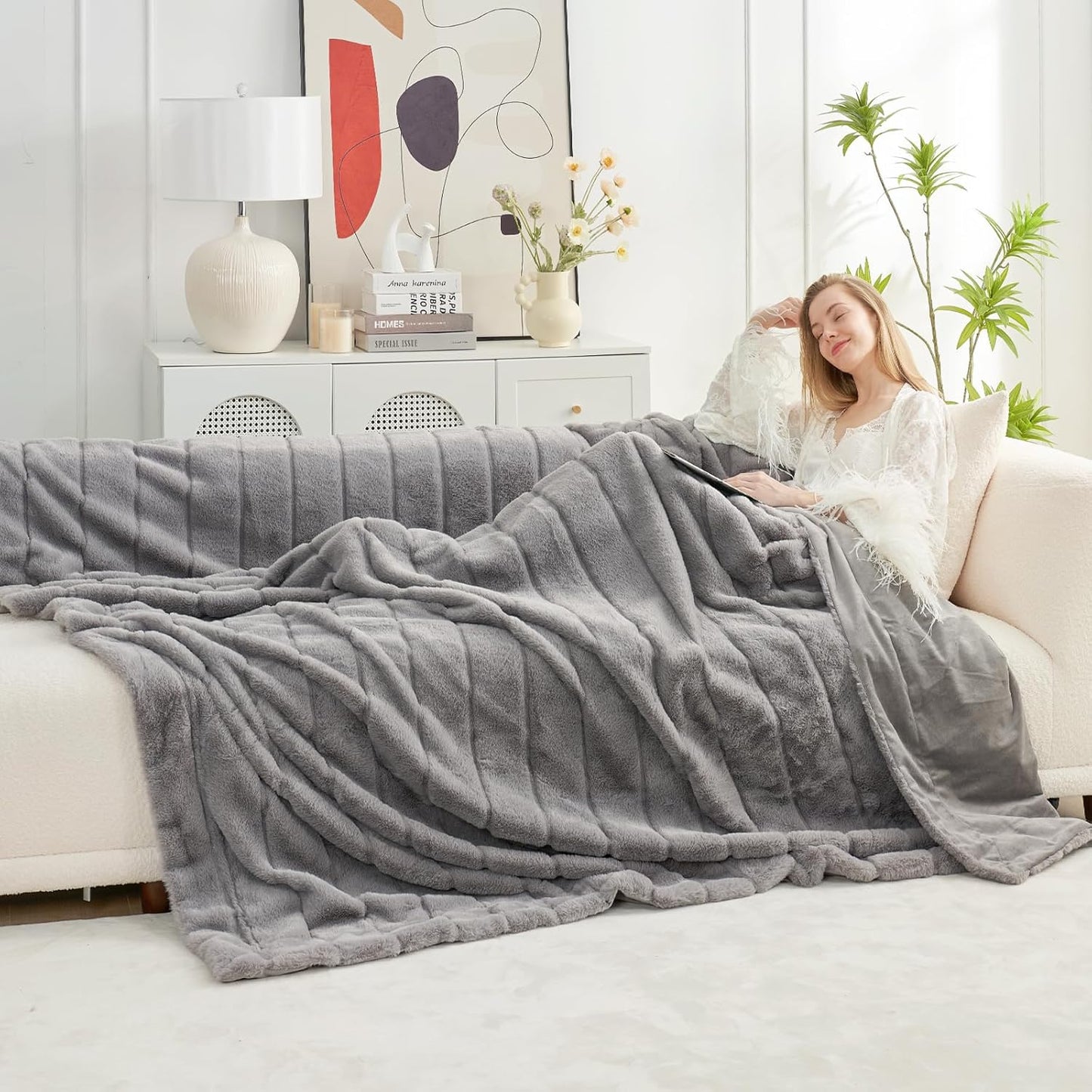 Faux Fur Throw Blanket for Couch, Jacquard Fuzzy Plush Soft Thick Winter Throw Blanket for Sofa Bed Living Room Bedroom,50"X60" Beige