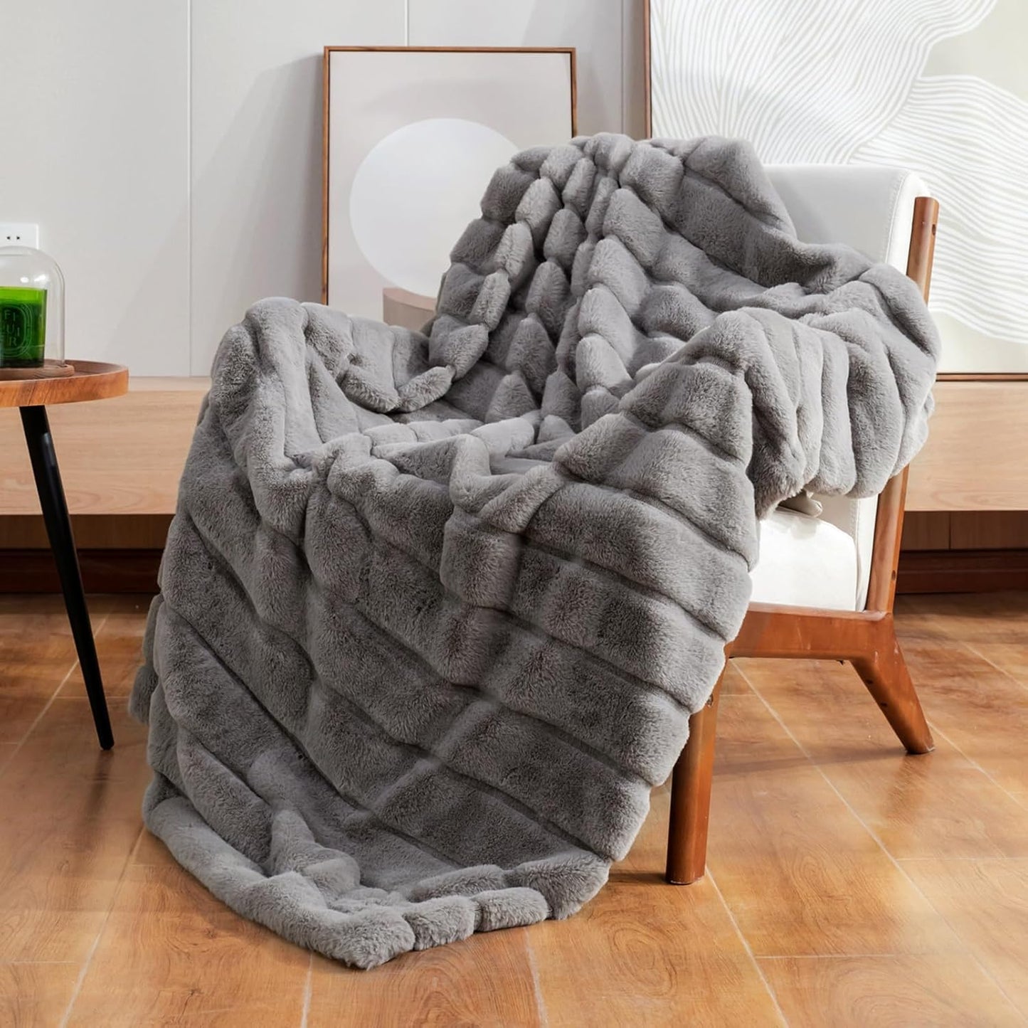 Faux Fur Throw Blanket for Couch, Jacquard Fuzzy Plush Soft Thick Winter Throw Blanket for Sofa Bed Living Room Bedroom，50"X60" Beige